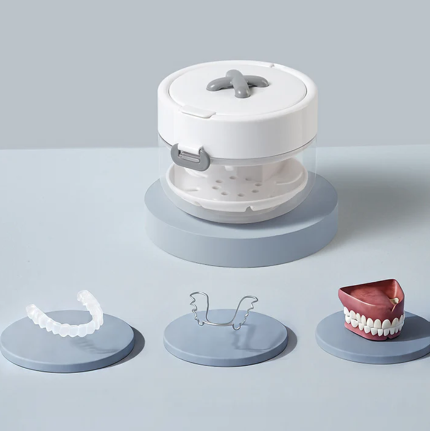 All-in-One Retainer Storage Case