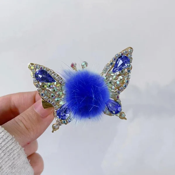 Delicate Fur Ball Butterfly Hair Clip - 4 Pcs/Set